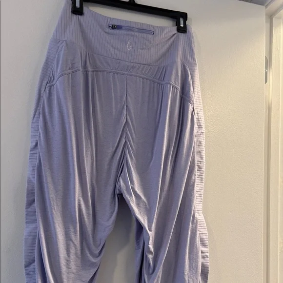 Lavender Harem Pocket Pants - Picture 5 of 6